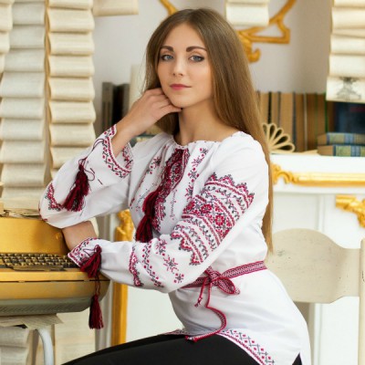 Ukrainian embroidered sorochka Size S vyshyvanka embroidery women's t-shirt 