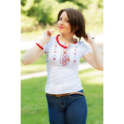 Embroidered t-shirt "Ornament red on white"