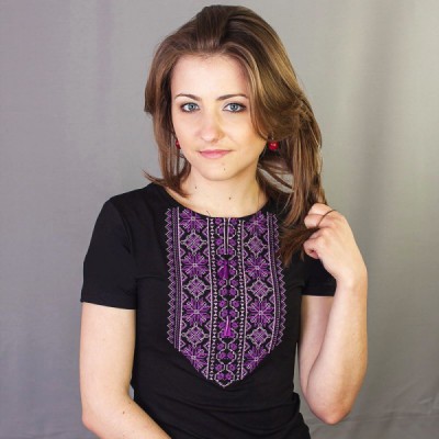 Embroidered t-shirt "Lace - Violet on Black"