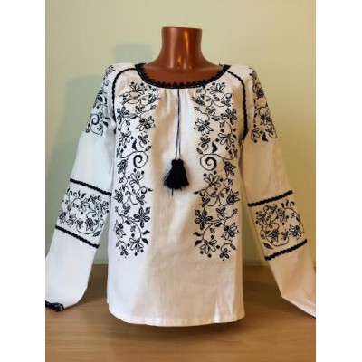 Embroidered blouse "Olvia: traditions mini"