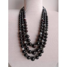 Necklace Namysto of pressed colored corals black 3 threads
