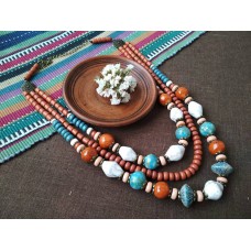 Necklace Korali of ceramic beads white 3 threads
