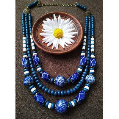 Necklace Korali of ceramic beads blue 3 threads