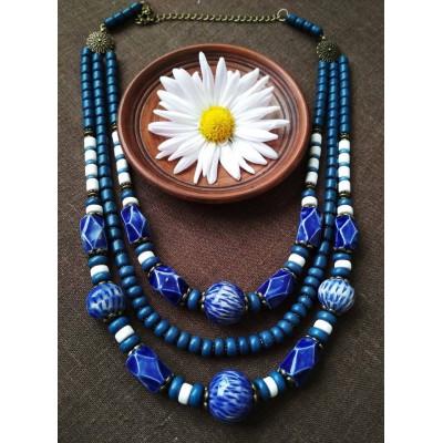 Necklace Korali of ceramic beads blue 3 threads