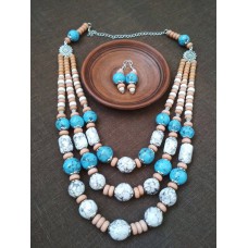 Necklace Patsyorka and earrings of ceramic beads turquoise/white 3 threads