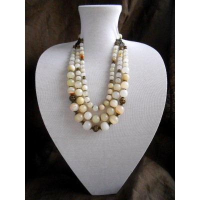 Necklace of white onyx natural gemstone 3 threads