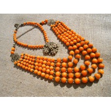 Necklace of orange onyx natural gemstone with medallion set 5+1 threads