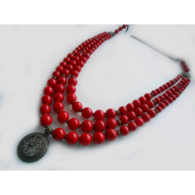 Necklace Namysto of pressed corals with medallion set 3 threads