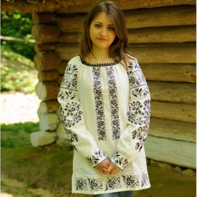 Embroidered blouse "Traditions"