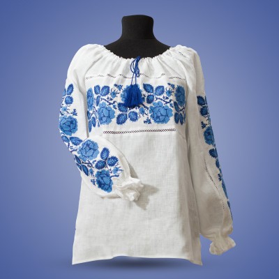 Embroidered blouse "Roses Blue on White"