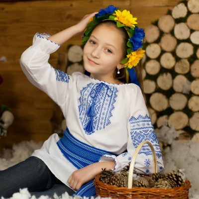 Embroidered blouse for little girl "Blue Mistery"