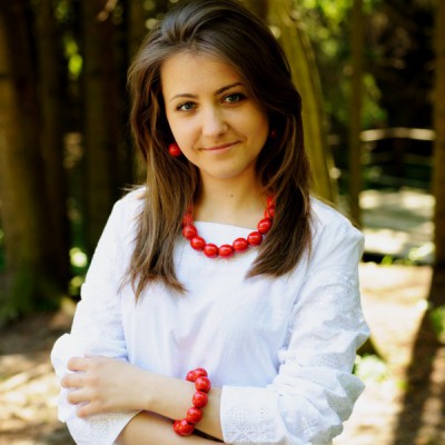 Wooden Necklace + Bracelet + Earrings Red