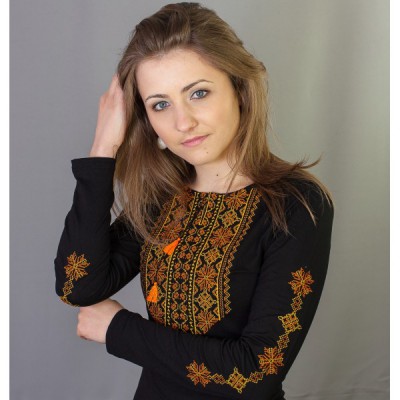 Embroidered t-shirt with long sleeves "Lace" orange on black